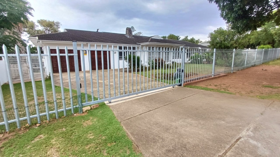 5 Bedroom Property for Sale in Vanes Estate Eastern Cape